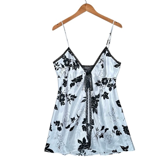 Victoria's Secret Other - VICTORIA’S SECRET Satin Floral Chemise Teddy